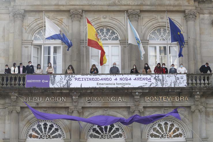 A Deputación de Pontevedra mostra unha pancarta con motivo do 8M.. DEPUTACIÓN DE PONTEVEDRA