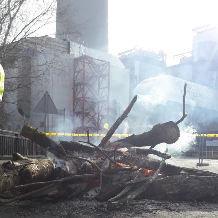 Protesta dos traballadores de Endesa, nas Pontes 