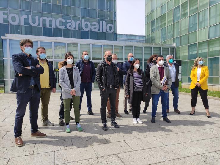 O vicepresidente da Deputación da Coruña,  Xosé Regueira, e representantes do dez concellos participantes no parque do megalitismo abordan o futuro desta actuación. DEPUTACIÓN DA CORUÑA 