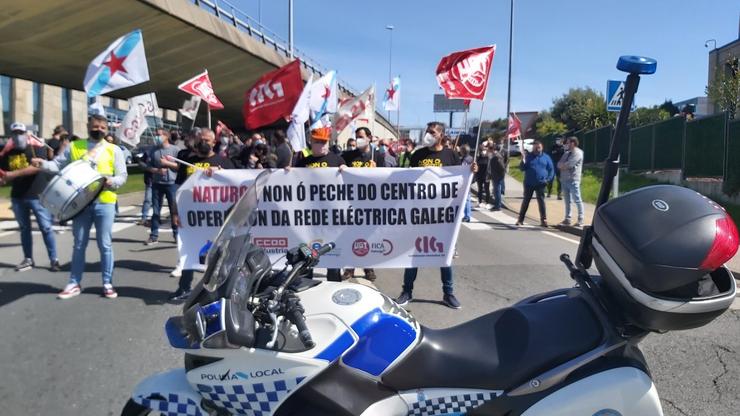 Unha protesta de traballadores de Naturgy afectados polo traslado do centro de operacións a Madrid 