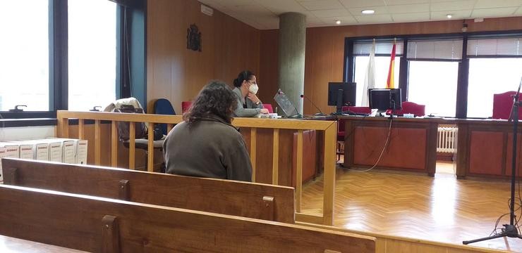 Un acusado de maltratar á súa parella, anteriormente condenado por maltratar á súa filla de 12 anos, nunha vista no Penal 3 de Vigo, na que admitiu os feitos. / Europa Press