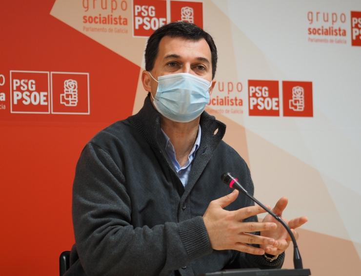 O secretario xeral do PSdeG, Gonzalo Caballero, en rolda de prensa ofrecida no Parlamento de Galicia. PSDEG / Europa Press