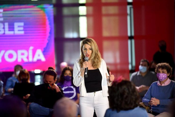A vicepresidenta terceira, Yolanda Díaz, intervierne nun acto de campaña de Unidas Podemos para os comicios do 4M. DANI GAGO/PODEMOS / Europa Press
