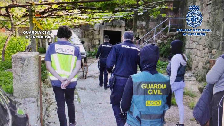 Operativo antidroga en varias localidades de Galicia, entre elas Ferrol e Vigo, coordinado polo Xulgado de instrución número 1 de Cambados que se saldou con 11 detidos a finais de abril e cinco quilos de heroína.. GARDA CIVIL / Europa Press