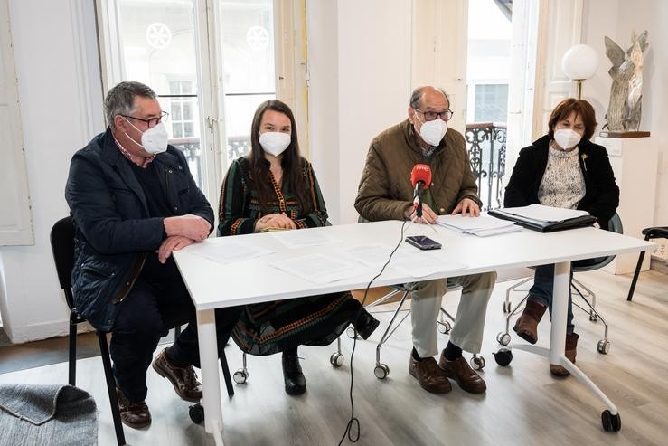 Defensa do Común informa sobre a mobilización do 30 de maio coa lema 'A Coruña non se vende'. JAVIER VALENZUELA 