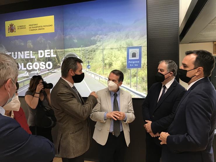 Autoridades asisten ao acto de reapertura do túnel de Ou Folgoso, na Cañiza (Pontevedra). GOBERNO / Europa Press