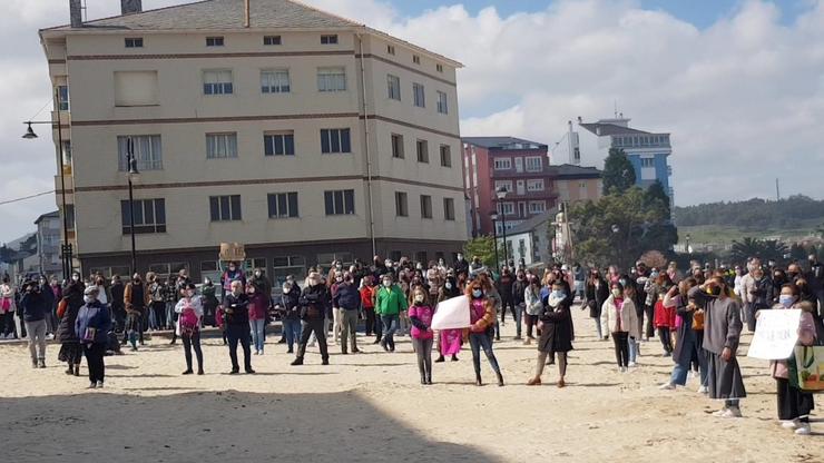 Manifestación convocada en San Cibrao, en Cervo (Lugo), en apoio ás 87 mulleres afectadas polas gravacións das festas da Maruxaina en 2019 