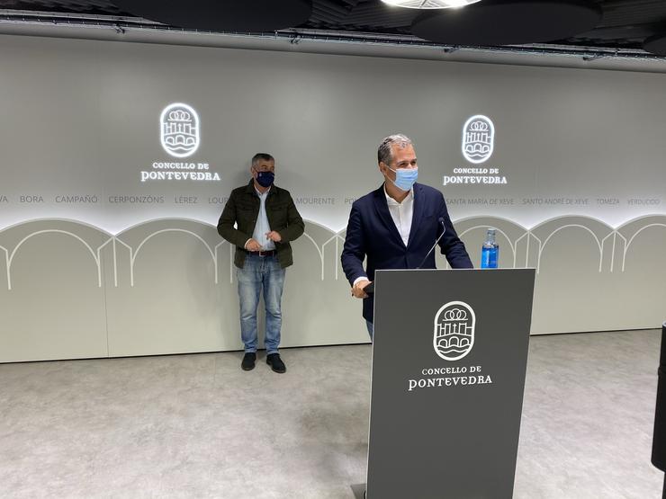 O portavoz do grupo municipal do Partido Popular de Pontevedra, Rafa Domínguez, en rolda de prensa.. PP DE PONTEVEDRA 