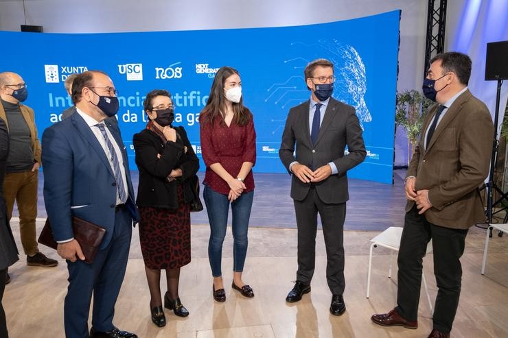 Alberto Núñez Feijóo, acompañado do conselleiro de Cultura, Educación e Universidade, Román Rodríguez, presenta o Proxecto Nós de intelixencia artificial para o galego.. DAVID CABEZÓN @ XUNTA 