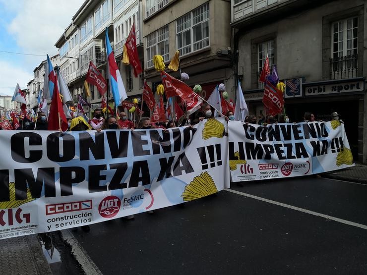 Manifestación das traballadoras da limpeza en folga. 