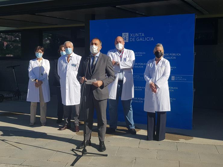 O conselleiro de Sanidade nun acto no Hospital Álvaro Cunqueiro de Vigo 
