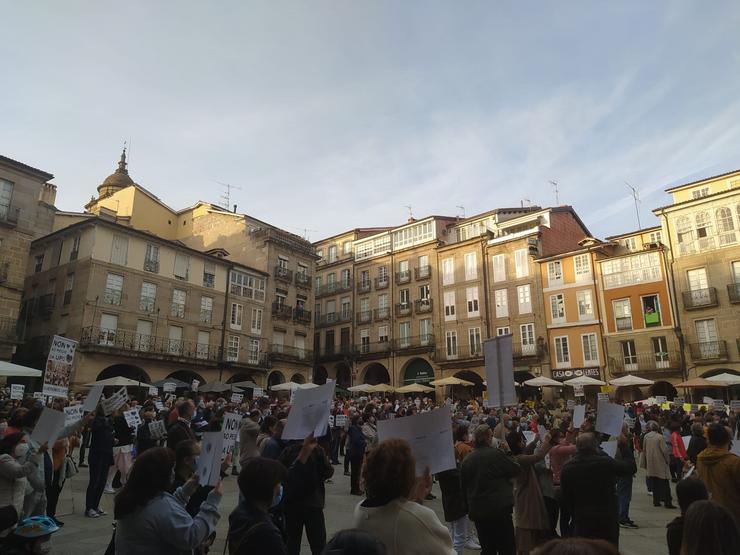 Manifestación na Praza Maior contra o peche da Universidade Popular de Ourense