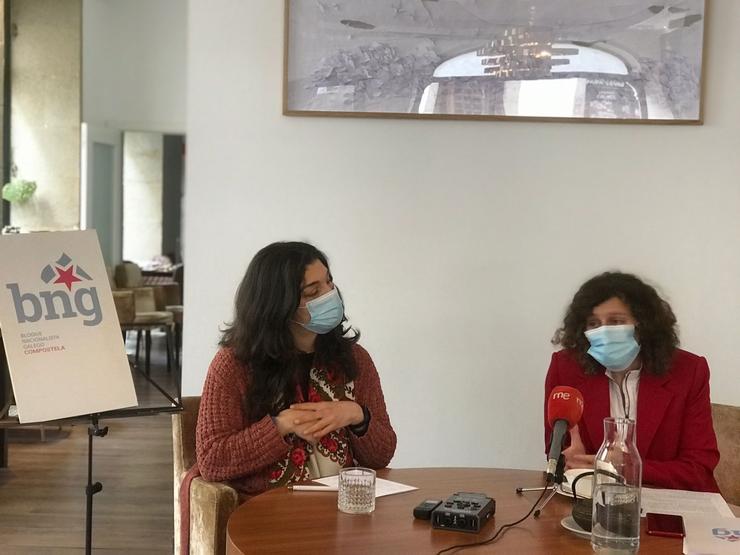 Almorzo informativo de Goretti Sanmartín e Navia Rivas, do BNG de Santiago, para facer balance dos dous anos de goberno de Sánchez Bugallo / Europa Press