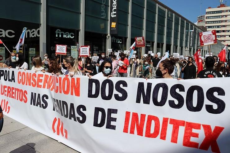 Mobilización de traballadoras e traballadores de tendas de Inditex. CIG 