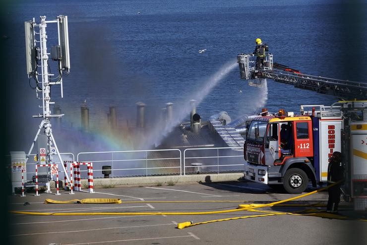 Incendio nas instalacións da empresa Jealsa, a 8 de maio de 2021, na parroquia de Abanqueiro, Boiro, A Coruña, Galicia (España). Segundo informaron fontes municipais, as chamas nas instalacións que a empresa conserveira Jealsa ten en l. Álvaro Ballesteros - Europa Press 