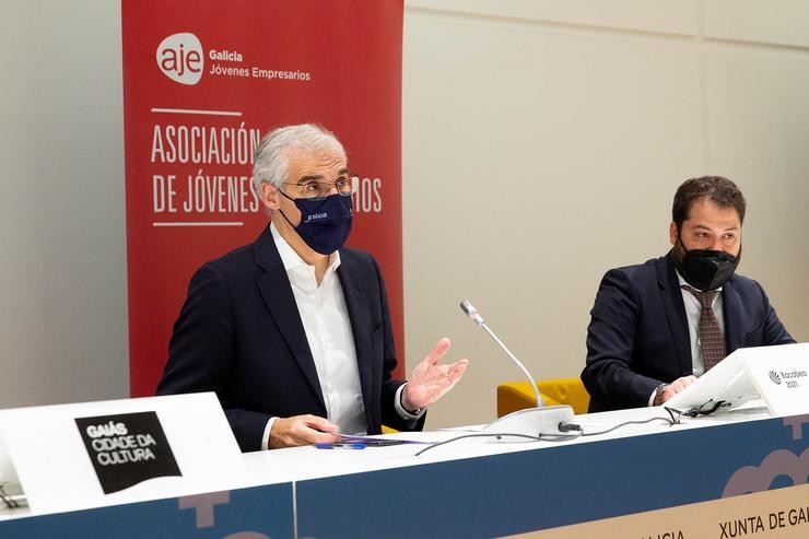 O vicepresidente segundo e conselleiro de Economía, Empresa e Innovación, Francisco Conde, nun webinario organizado por AJE 