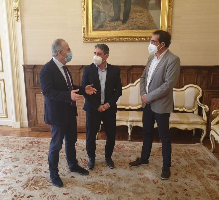 Os alcaldes de Santiago e Oroso. CONCELLO DE SANTIAGO / Europa Press