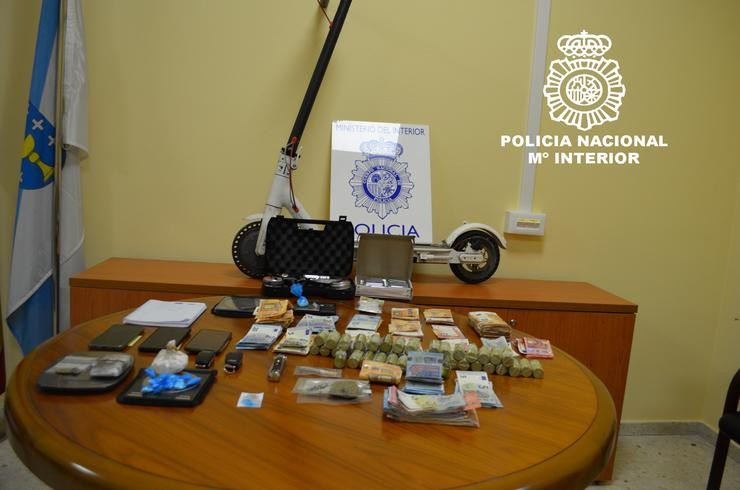 Efectos intervidos a cinco integrantes dun clan familiar detidos por tráfico de drogas en Ourense.. POLICÍA NACIONAL / Europa Press