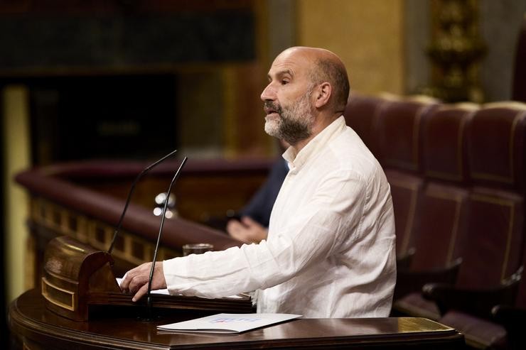 O deputado de Unión do Povo Galego, Néstor Rego, intervén nunha sesión plenaria no Congreso dos Deputados, a 15 de xuño de 2021, en Madrid (España). O Pleno do Congreso debate hoxe se abre xa a reforma do Código Penal e en concreto se aceler. EUROPA PRESS/J. Hellín. POOL - Europa Press / Europa Press