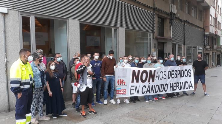 Protesta por despedimentos no grupo Cándido Hermida 