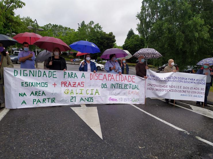 Concentración en Santiago da Asociación de Anpas de Centros de Educación Especial. EUROPA PRES 