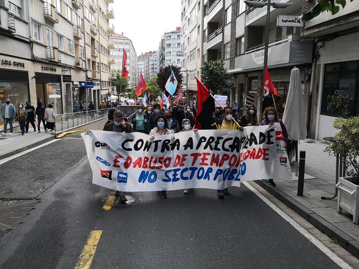 Marcha de empregados públicos por Santiago de Compostela / Europa Press