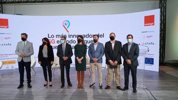 O delegado do goberno en Galicia, a directora de Amtega, o secretario de Estado de Telecomunicacións, a directora xeral de Fundación Orange, o director do Plan Nacional 5G, o general manager de Optar Solutions e o CEO de Cinfo. ORANGE 