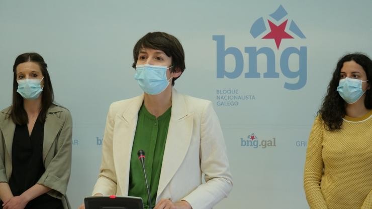 A portavoz nacional do BNG, Ana Pontón, xunto ás deputadas Olalla Rodil e Noa Presas na rolda de prensa. BNG 