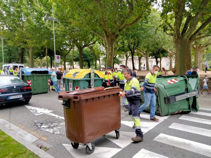 Traballadores de Ence cortan o tráfico e colapsan o centro de Pontevedra. 