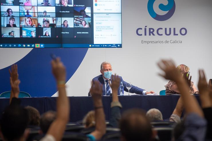 José Antonio Fandiño durante a votación na asemblea extraordinaria. COLEXIO DE PROCURADORES DE VIGO / Europa Press