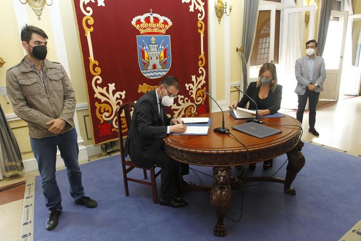 A conselleira de Política Social co alcalde de Ferrol.. XUNTA 