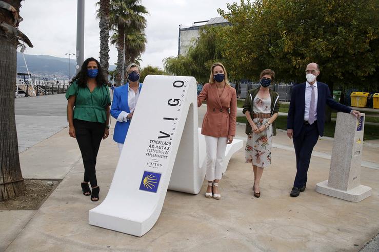 A conselleira do Mar, a directora de Turismo de Galicia e o presidente do Porto de Vigo durante a inauguración. XUNTA 