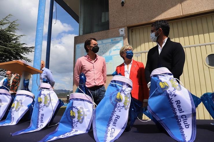 A conselleira do Mar, Rosa Quintana, agarraches ao izado das bandeiras azul e 