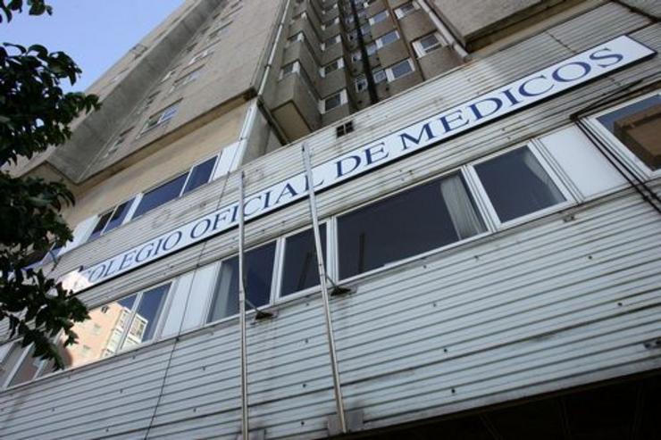 Cartel do Colexio Oficial de Médicos de A Coruña - ElDesmarque