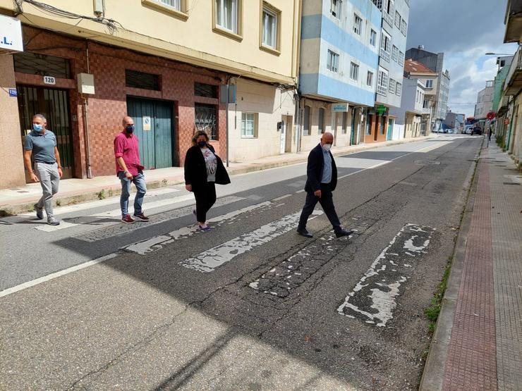 O grupo municipal do PSOE de Pontevedra na visita ao barrio de Estribela e á parroquia de Xeve.