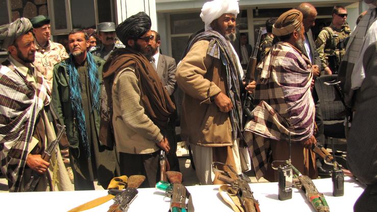 Talibáns en Afganistán / Isafmedia - Wikimedia.