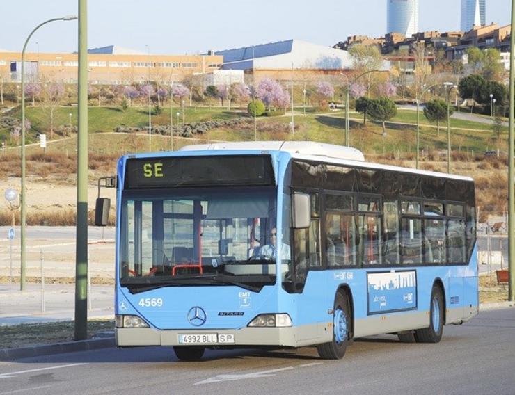 Arquivo - Imaxe de arquivo dun autobús de servizo especial da EMT. CONCELLO DE MADRID - Arquivo 