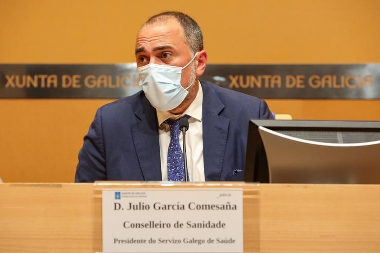 O conselleiro de Sanidade, Julio García Comesaña, na rolda de prensa posterior ao comité clínico. ANA VARELA