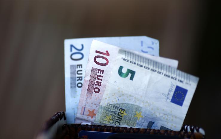 Billetes, moedas / EUROPA PRESS - Arquivo