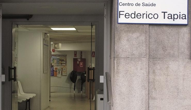 Acceso ao centro de saúde Federico Tapia da Coruña 