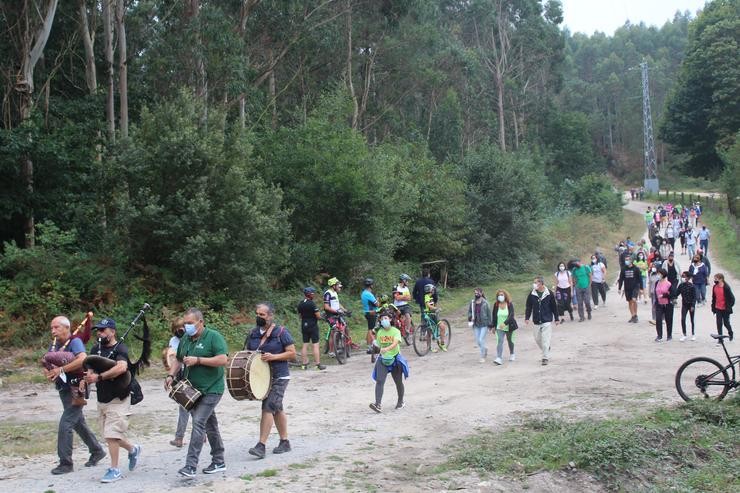 Andaina reivindicativa contra o eólico no Castrove./ remitida
