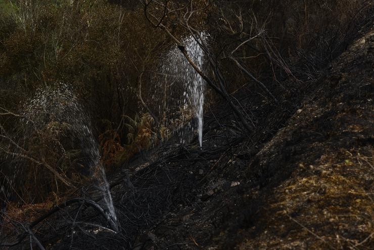 Conducións de auga queimadas na parroquia de Rairós, pertencente ao municipio de Ribas de Sil, a 9 de setembro de 2021, en Ribas de Sil, Lugo, Galicia (España). O incendio declarado na parroquia de Ribas de Sil do municipio homónimo foi dado. Rosa Veiga - Europa Press 