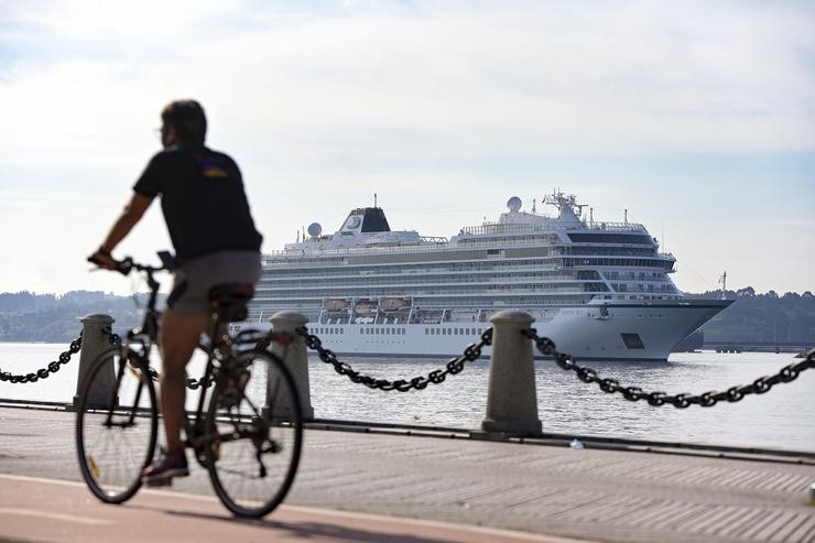 O cruceiro ?Viking Sky? arriba ao peirao de Transatlánticos do porto da Coruña. M. Dylan - Europa Press 