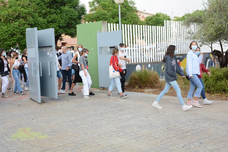 Alumnado do curso de Secundaria e Bacharelato de Tomares. AYTO.TOMARES 