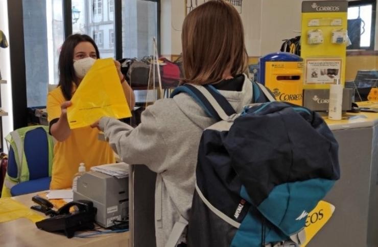 Correos anima os peregrinos a limpar o Camiño de Santiago 