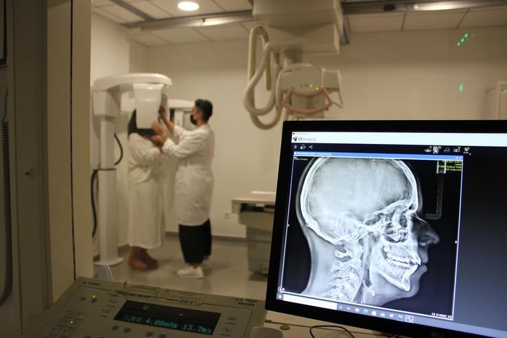 HM A Esperanza incorpora un sistema de radioloxía dental en tres dimensións.. HM