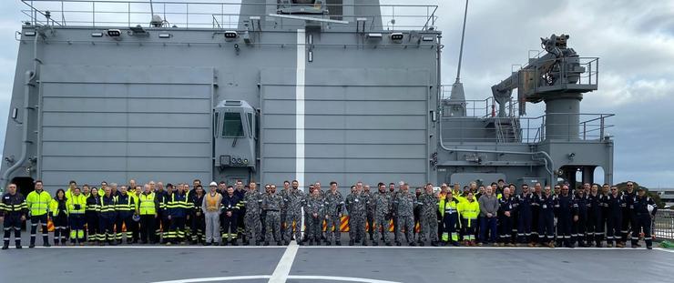 Participantes nas probas do segundo buque AOR en Australia. NAVANTIA 