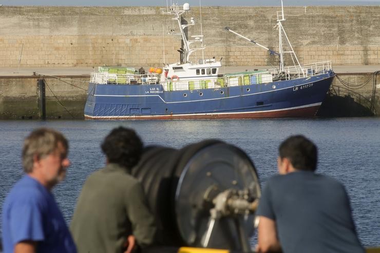 Un barco no Porto de Viveiro.. Carlos Castro - Europa Press / Europa Press