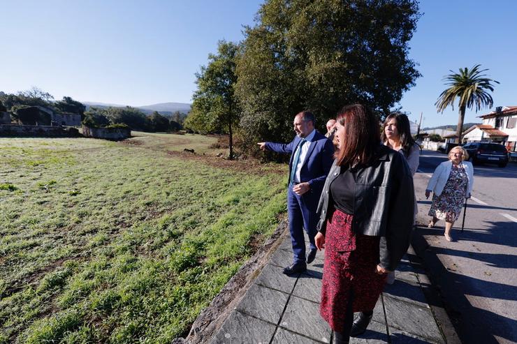 O conselleiro de Sanidade, Xullo García Comesaña, visita o concello de Meis (Pontevedra).. XUNTA 