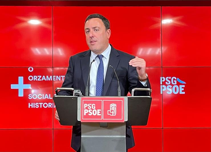 O secretario xeral do PSdeG, Valentín González Formoso, en rolda de prensa. / PSdeG